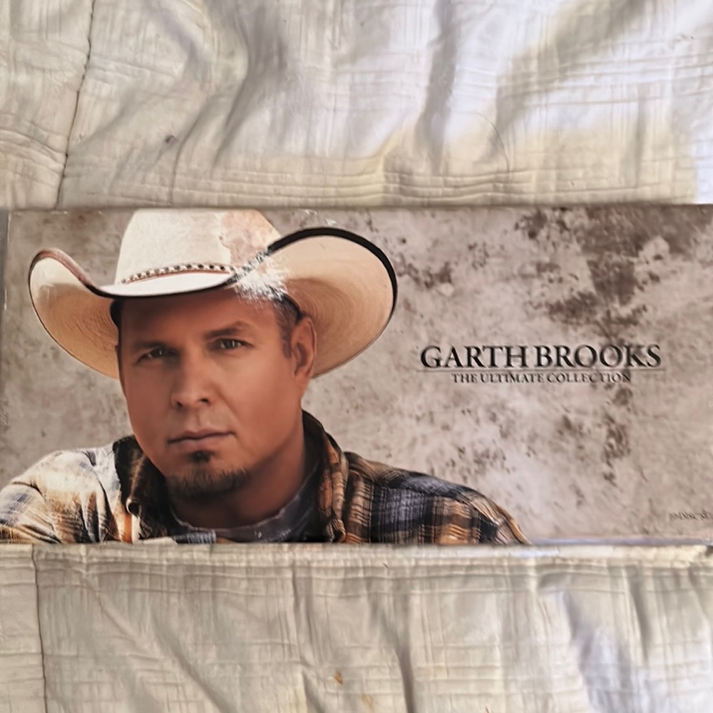 Garth Brooks collection of CD’s, never used. 5 cd’s.